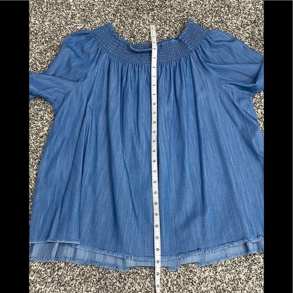 DO + BE - CHAMBRAY OFF THE SHOULDER TOP - DARK WASH - TENCEL/COTTON BLEND B19 - Picture 8 of 11